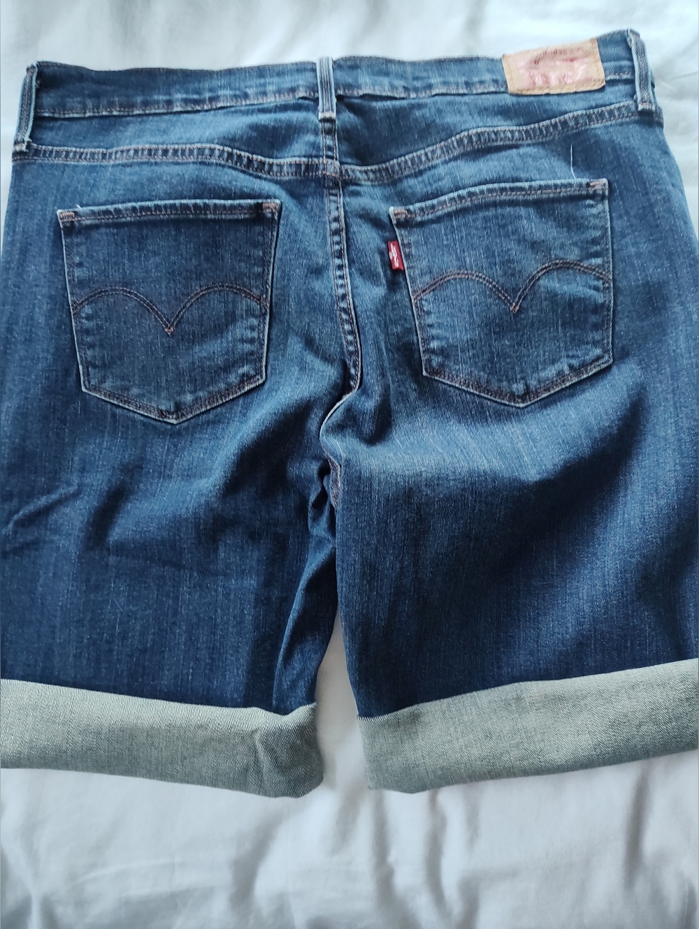 Levi Strauss Ladies Blue Jean Shorts. Size 31 Waist. 9" Inseam - Picture 3 of 8